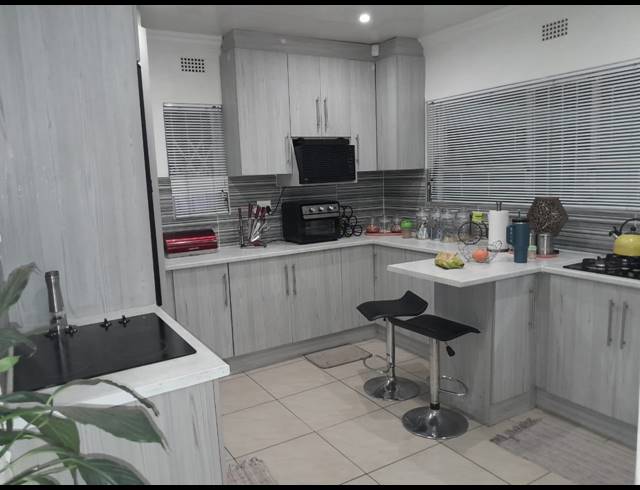 3 BEDROOM HOUSE FOR SALE IN BONANNE